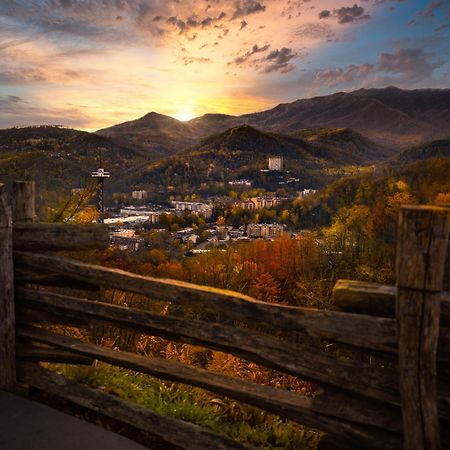Serenity Heights, Amazing Views, Hot Tub Pool Access, 1089 Free Tickets Each Paid Day, Dollywood Gatlinburg Extérieur photo