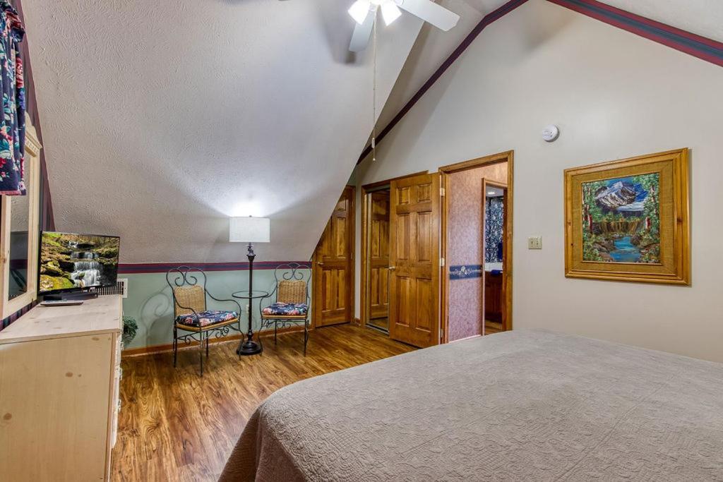 Serenity Heights, Amazing Views, Hot Tub Pool Access, 1089 Free Tickets Each Paid Day, Dollywood Gatlinburg Extérieur photo