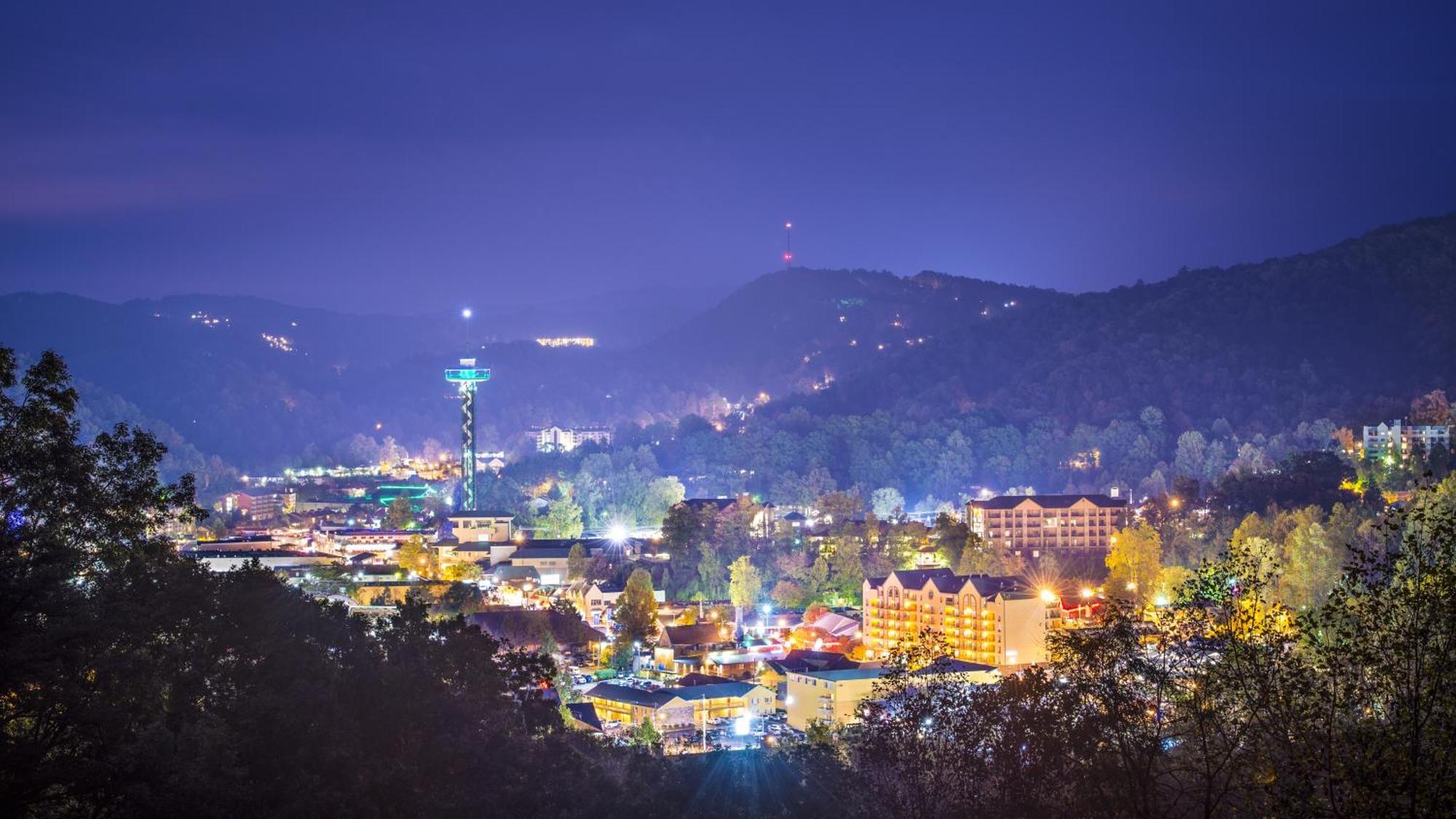 Serenity Heights, Amazing Views, Hot Tub Pool Access, 1089 Free Tickets Each Paid Day, Dollywood Gatlinburg Extérieur photo