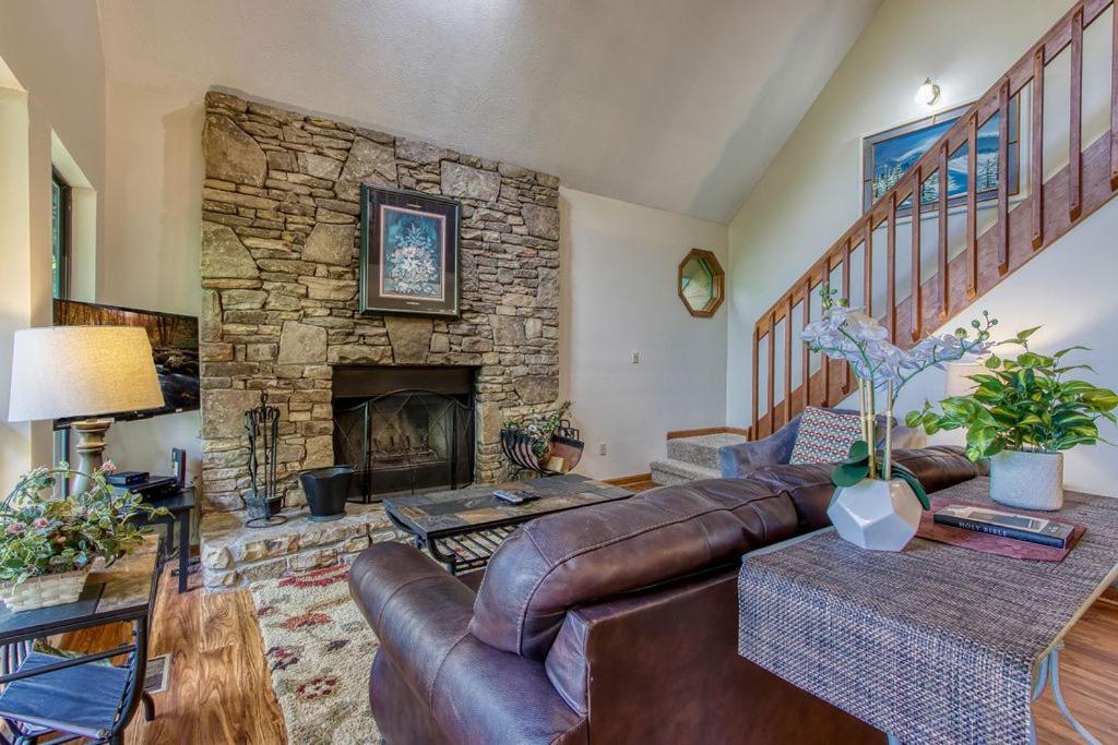 Serenity Heights, Amazing Views, Hot Tub Pool Access, 1089 Free Tickets Each Paid Day, Dollywood Gatlinburg Extérieur photo