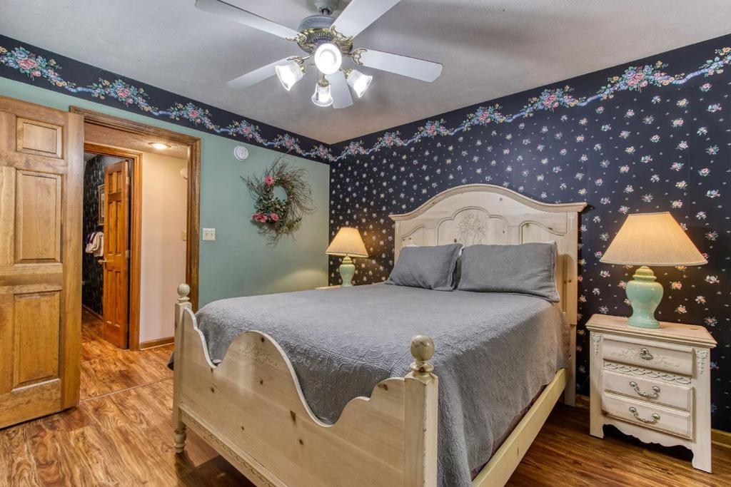 Serenity Heights, Amazing Views, Hot Tub Pool Access, 1089 Free Tickets Each Paid Day, Dollywood Gatlinburg Extérieur photo