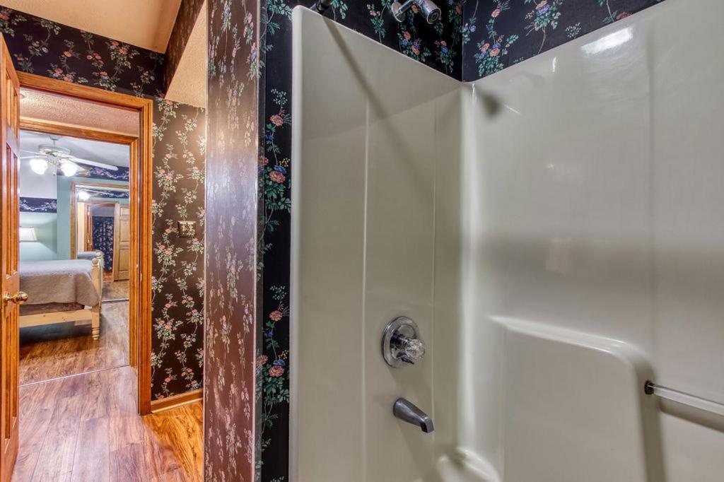 Serenity Heights, Amazing Views, Hot Tub Pool Access, 1089 Free Tickets Each Paid Day, Dollywood Gatlinburg Extérieur photo